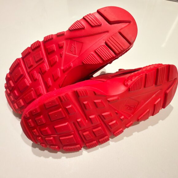 Nike Air Huarache Triple Red Size Youth 7 or Womens size 8.5 Brand NEW - Picture 8 of 10